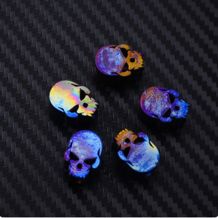 1PC Titanium Alloy Roasted Blue Skull EDC Paracord Beads Knife Beads Rope Cord Beads Lanyard Pendants Outdoor Accessories