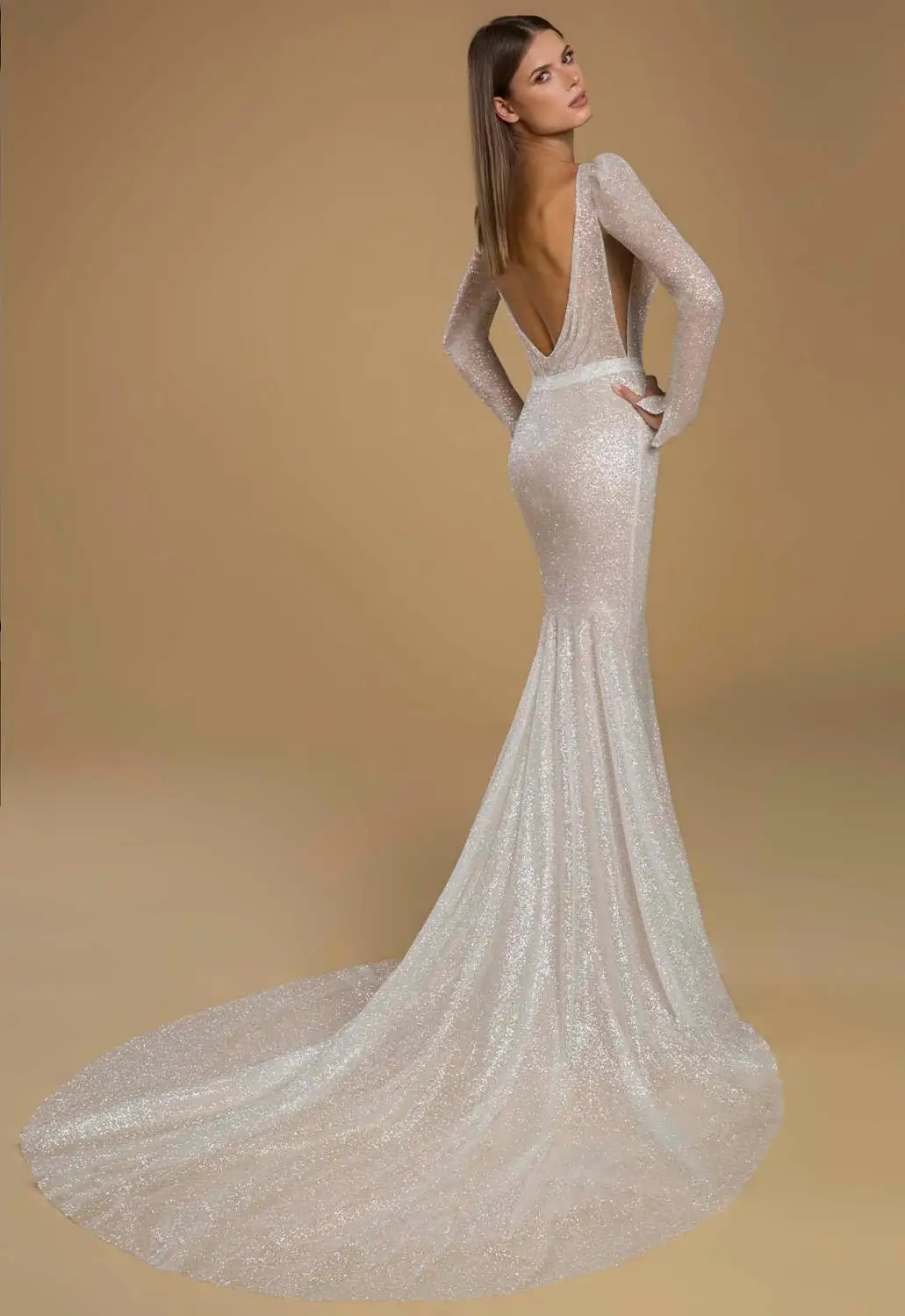 2021 abiti da sposa a maniche lunghe con scollo a V paillettes in pizzo abiti da sposa a sirena abiti da sposa aperti sul retro su misura Sweep Train Robe De Mariée