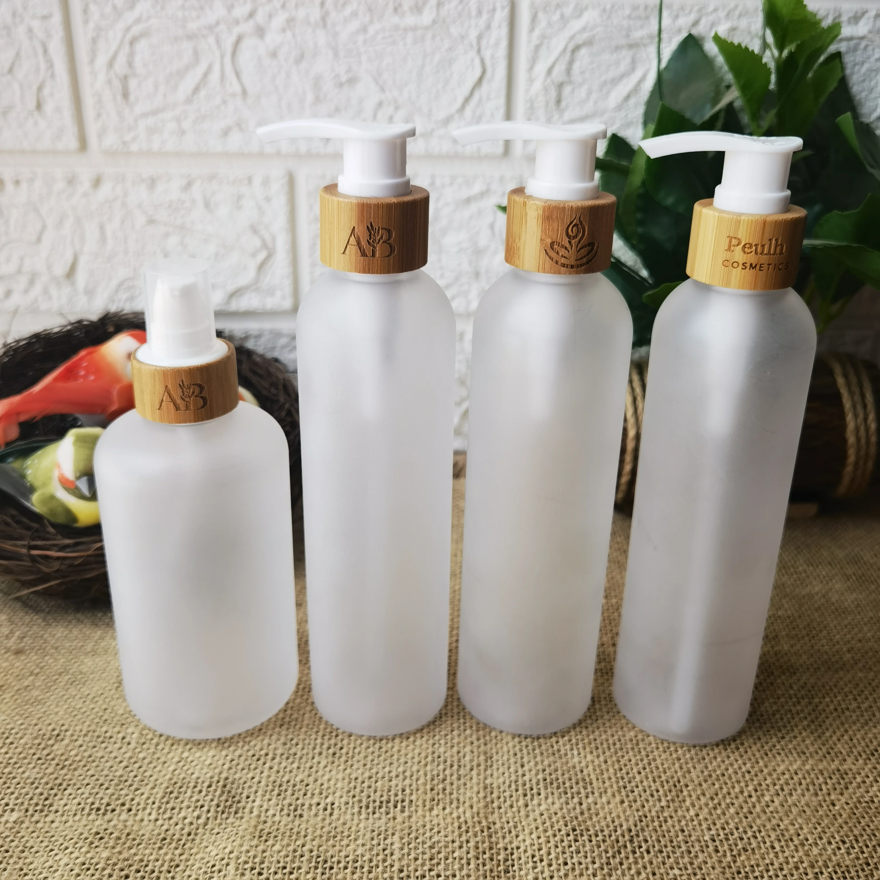 

Hot Sale Frosted Plastic 8OZ Spray Bottles Professional Beauty Makeup Hair Tools Lotion Shampoo Bottles Cosmetic Containers