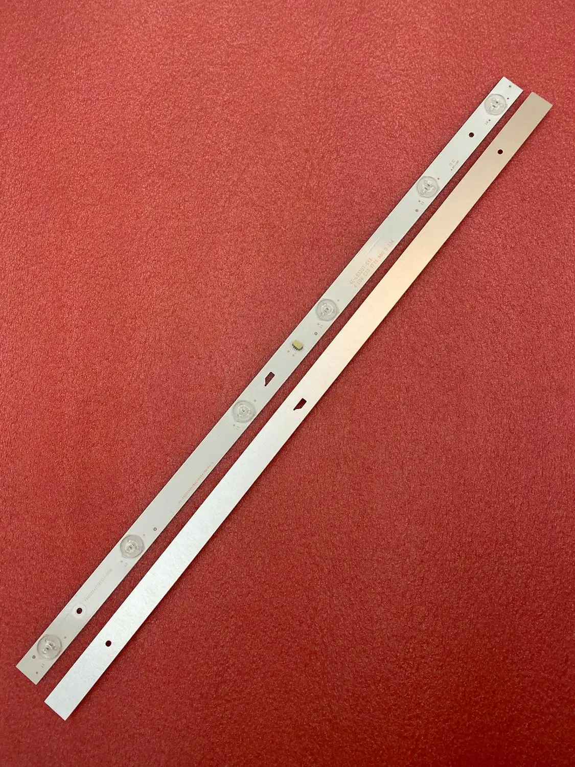 LED Backlight Strip(2)For TH-32D400C TH-32D500C JL.D32061330-004BS-M 004AS 32D1500 LVW320CSDX E13 V57 LVW320CSDX H32B3913