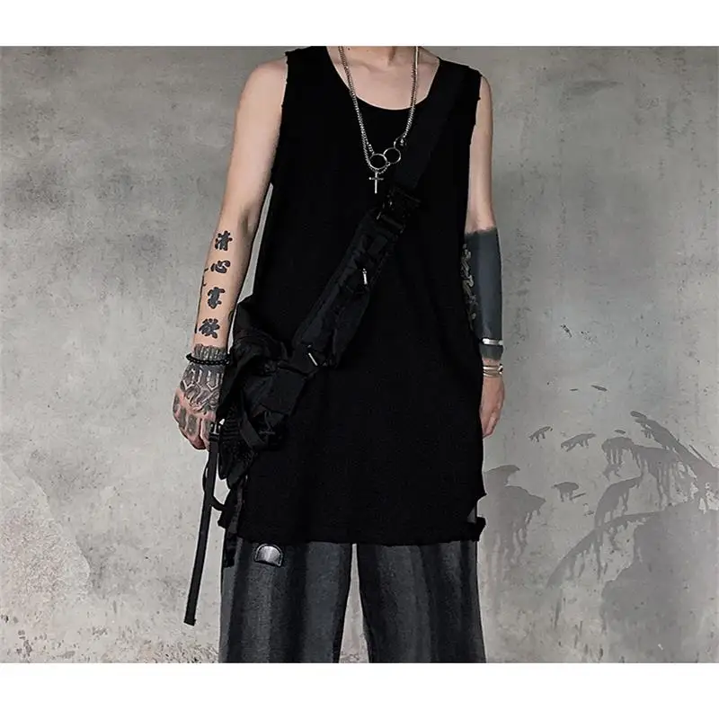 Men's new Korean hip-hop Europe and the United States urban youth sleeveless T-shirt loose broken hole large size vest