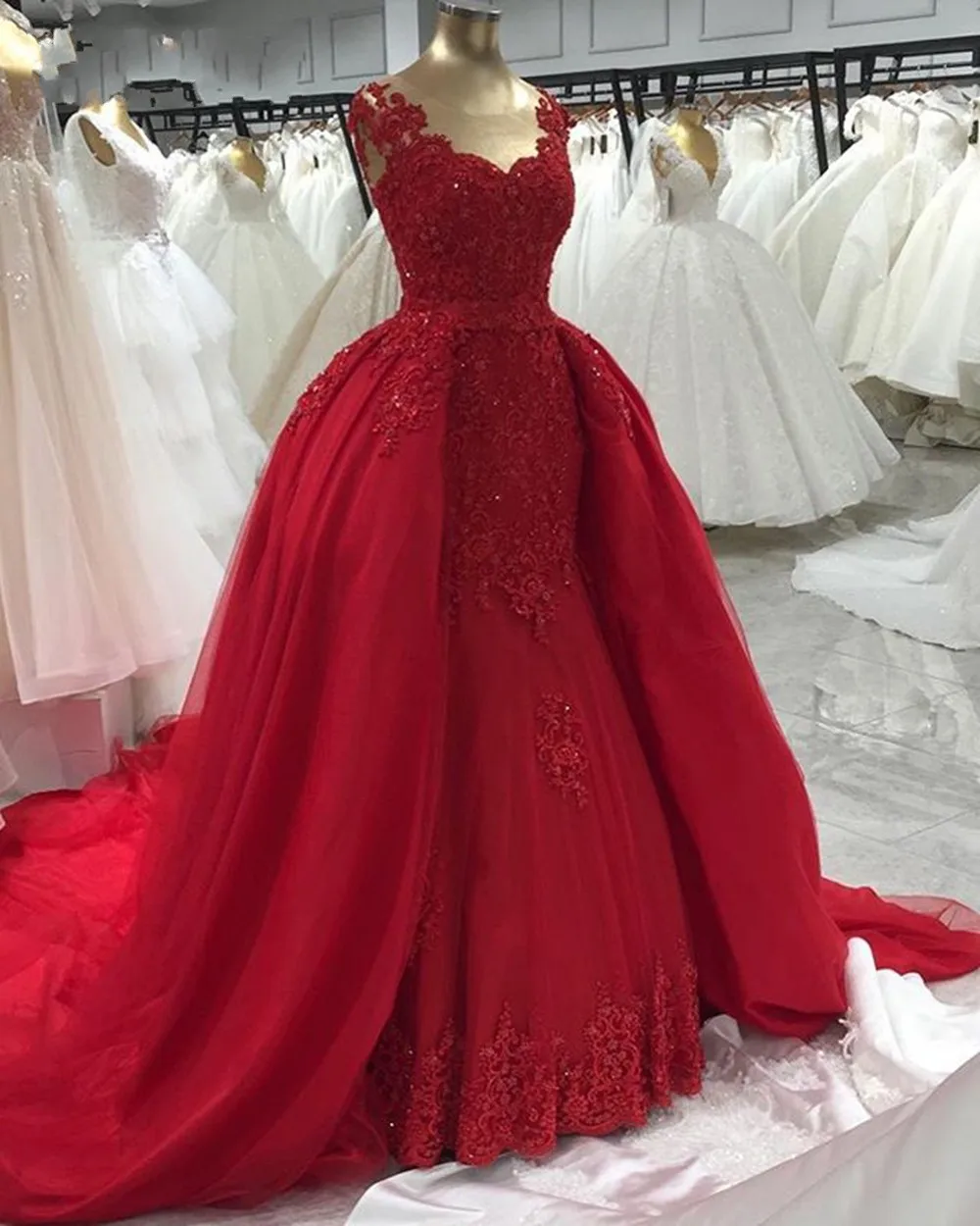 Dubai abito da sposa lungo 2024 sirena Sweetheart perline pizzo donne africane Tulle rosso abiti da sposa formali treno staccabile