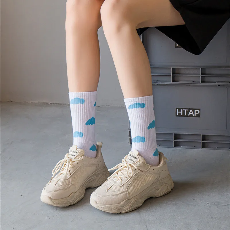 Japanese Harajuku Female Socks Kawaii Cloud Pattern Casual Socks Women Original Tide Blue Sky And White Clouds Skateboard Sock