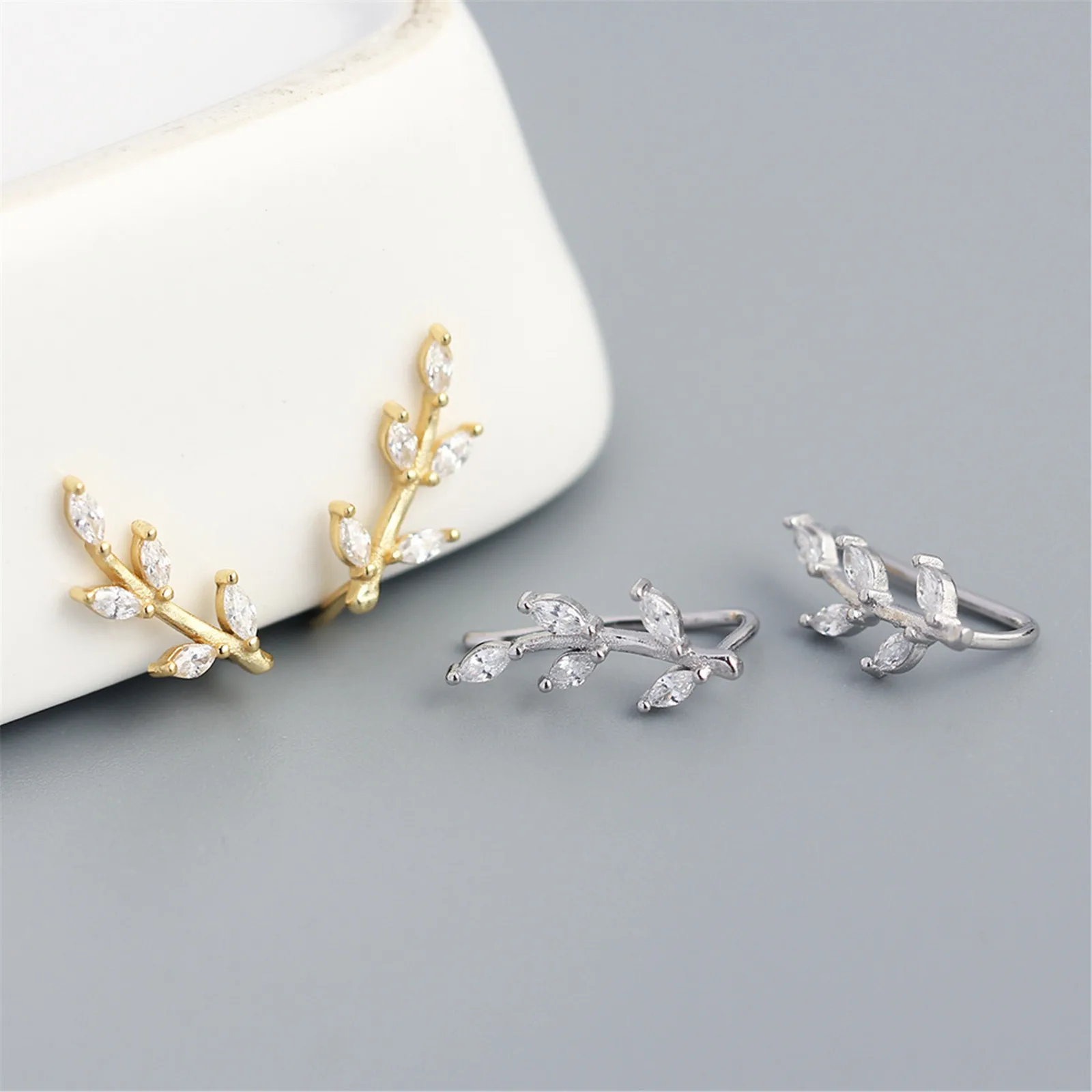 

Leaf Shape Sterling 925 Silver Stud Hoop Earrings with Zircon for Women Gold Color Teens Jewelry Fashion Ear Circle Ohrringe