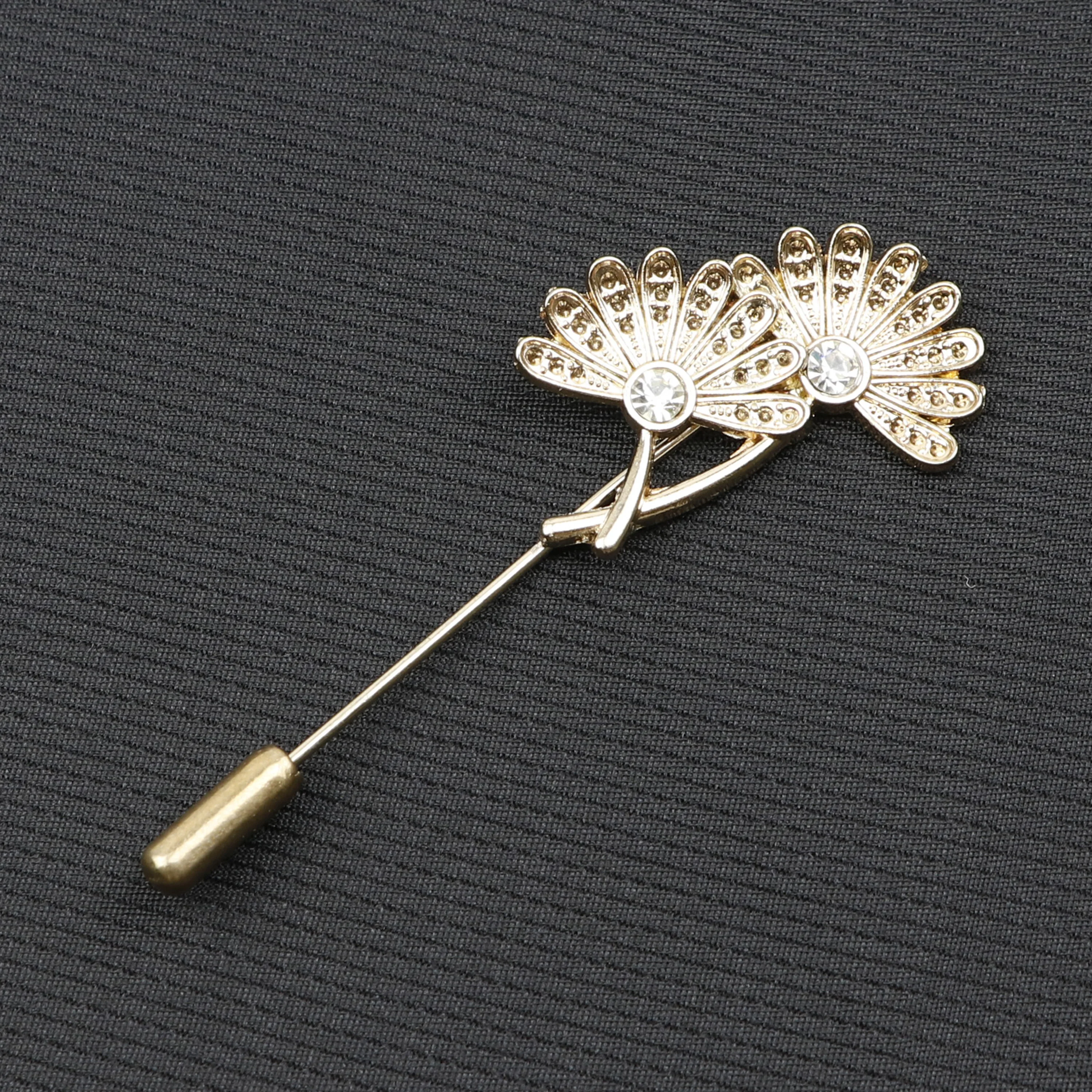 Men\'s Golden Black Luxury Brooches Various Leaf Ginkgo Fower Pin Chic Fashion Men Suit Shawl Collar Lapel Pins Daily Accessory