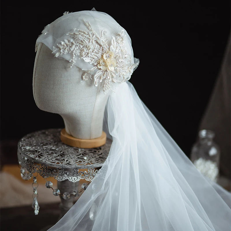 Appliques di pizzo Vintage Cap Style Wrap velo da sposa bianco perline squisite cristallo floreale pratico velo fatto per la festa nuziale