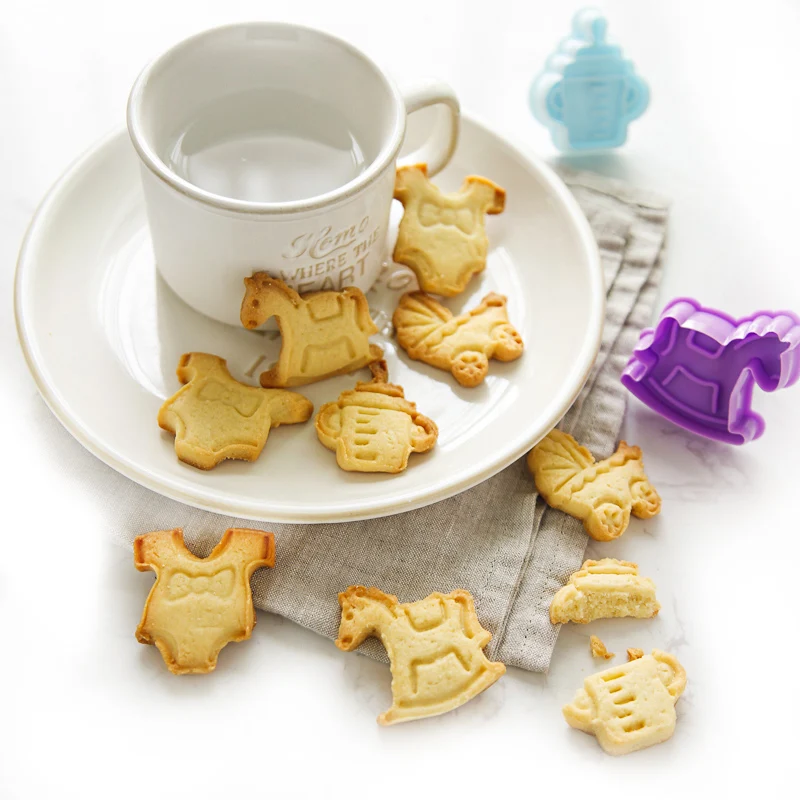 4 Pcs/Set DIY Cartoon Biscuit Mould Cookie Cutter 3D Cartoon cookie stamp ABS Plastic Baking Mould Cookie Decorating Tools