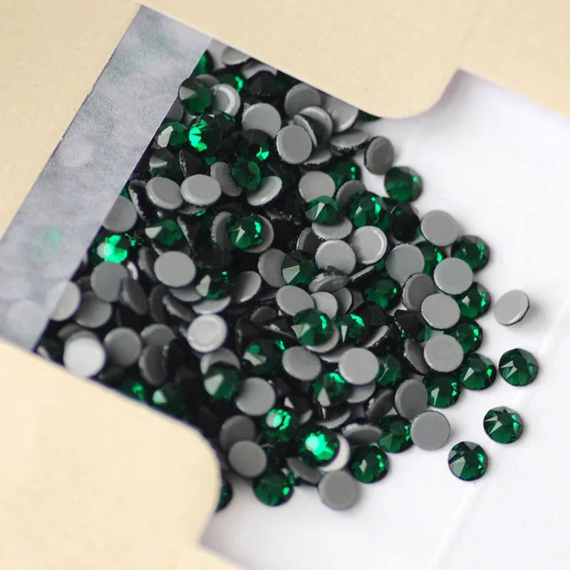 

Emerald Hotfix Green Rhinestone DIY Jewelry Design Iron on Flatback Glass Round Crystal Stones For Sewing Garment Cap Decoration