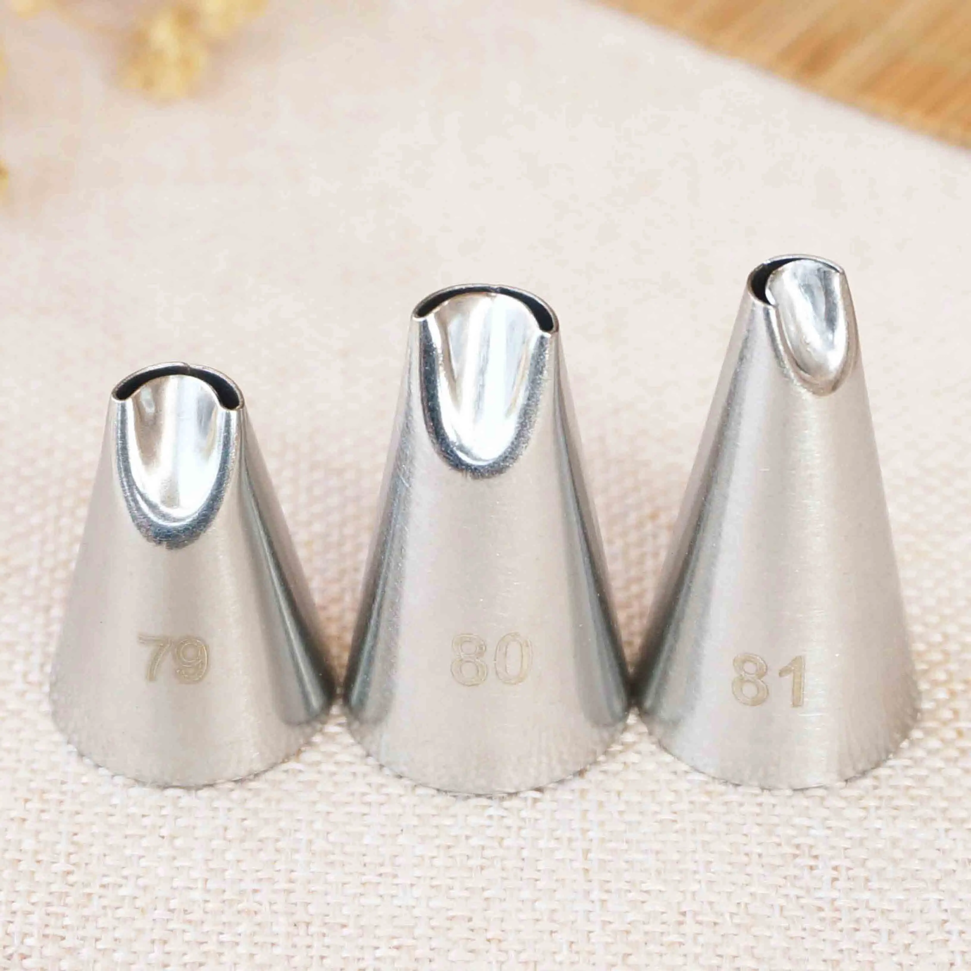 #79 #80 #81 Chrysanthemum Nozzles For Cakes Fondant Decorating Pastry Icing Piping Tips Bakeware Kitchen Baking Tools