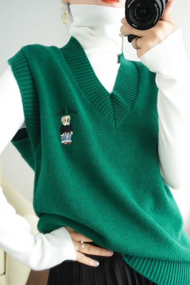 Women Waistcoat Cashmere Sweater Vest Fashion Bear design Knitted Sweaters Vest V Neck Spring Autumn Tops Loose Woman Clothes