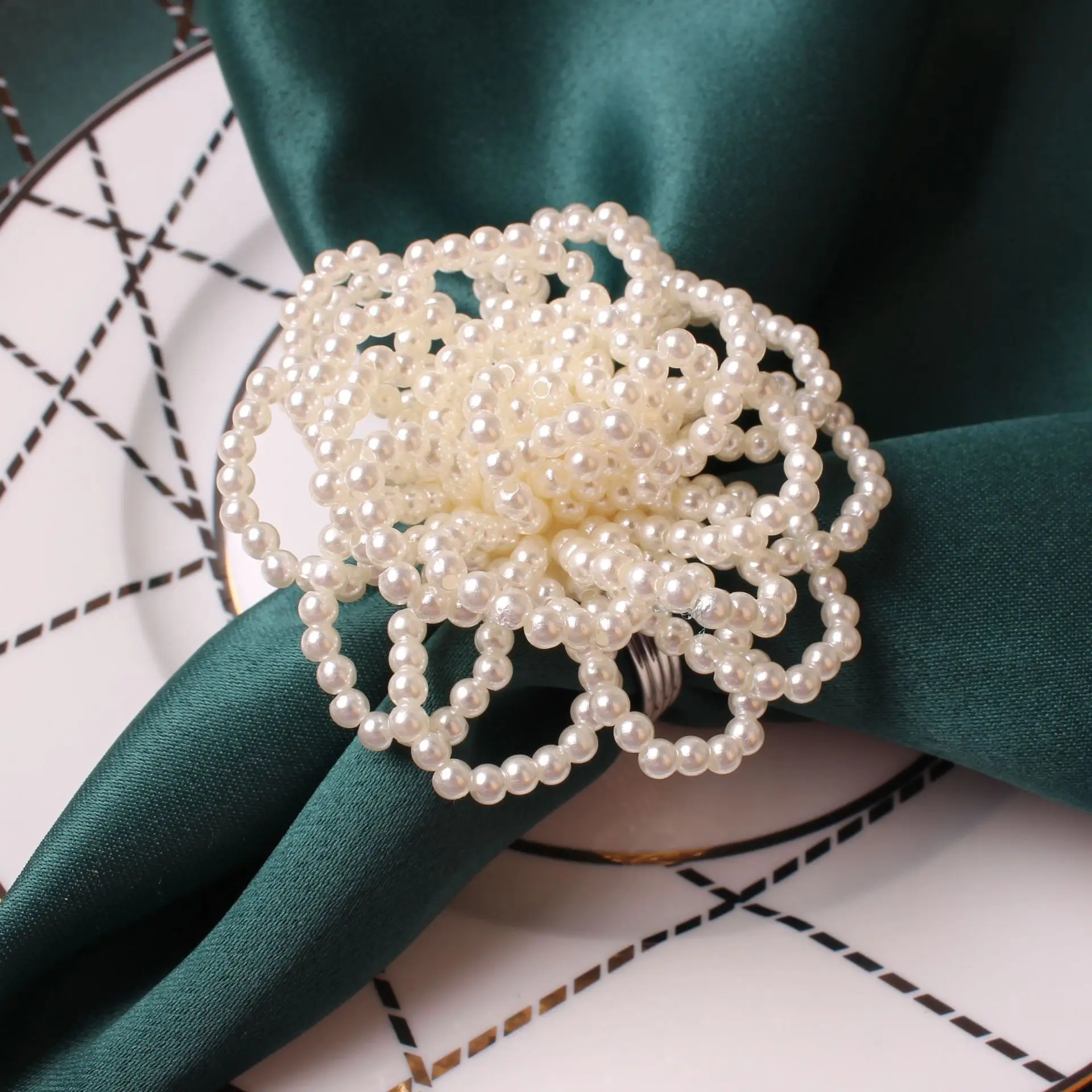 

12pc Pearl beaded flower cluster napkin buckle creative new wedding table decorations high-end hotel napkin ring