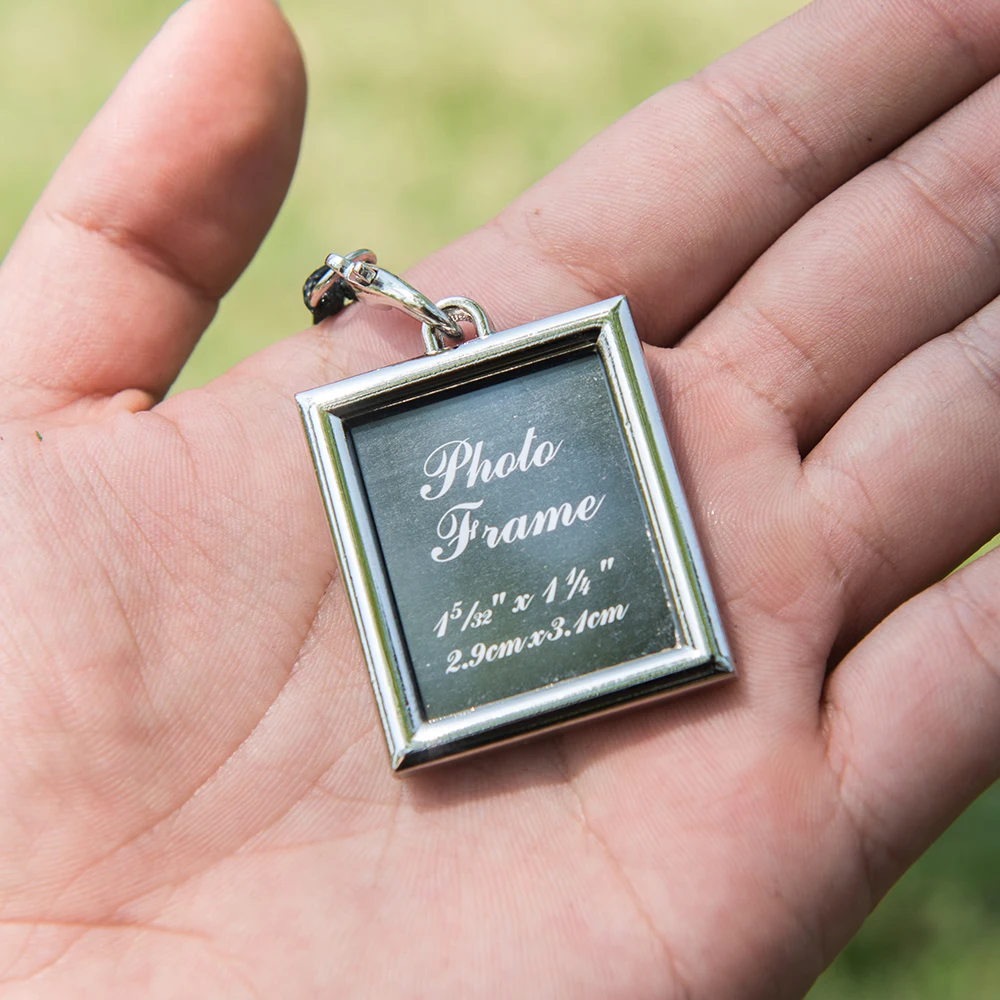 Creative car pendant metal photo frame for photo of baby pet lover and family Auto Ornament Interior Rear View Mirror Decoration