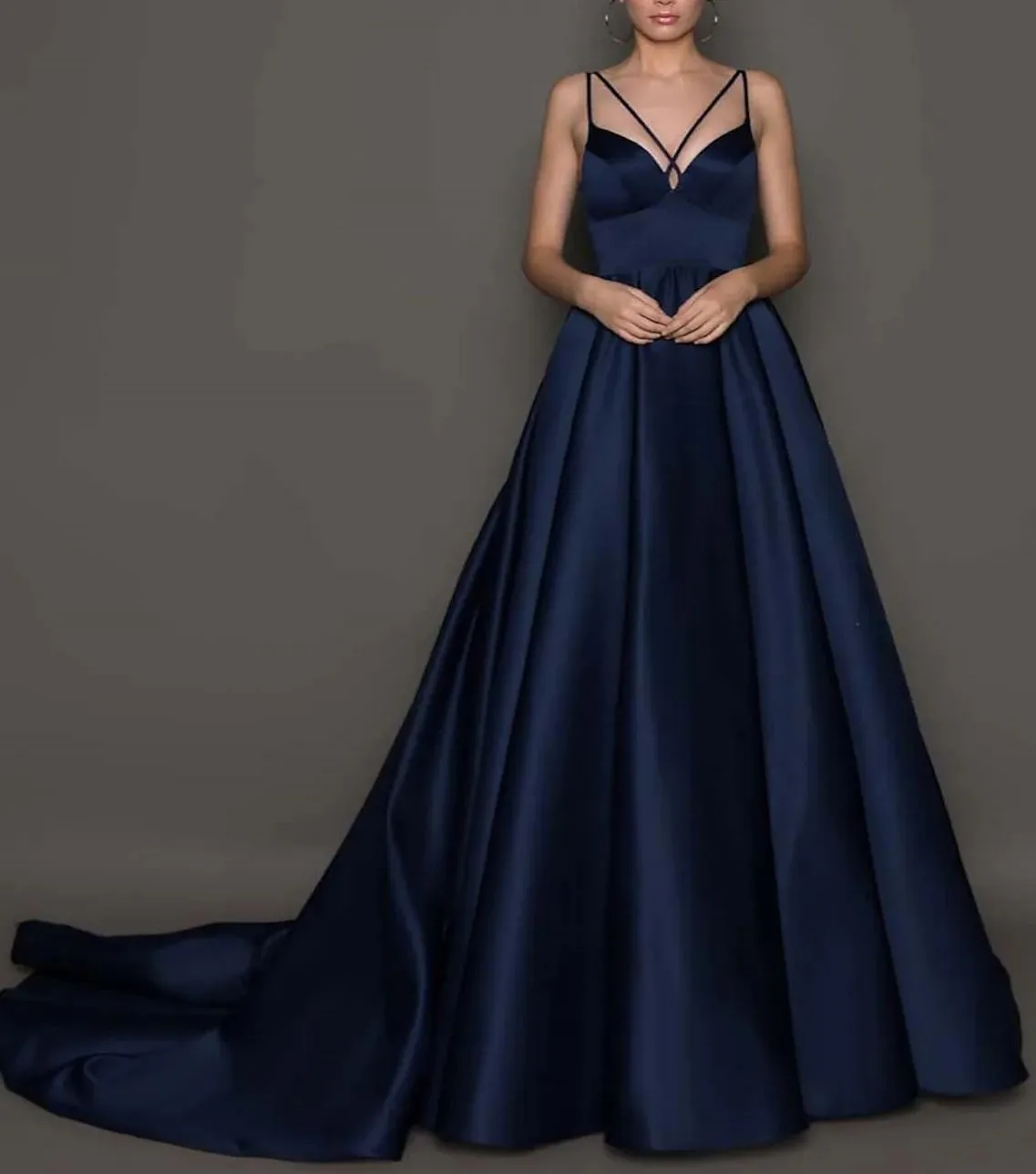 

2022 Dark Navy Silver Evening Prom Dress Spaghetti Strap Sleeveless Chapel Train Satin Formal Party Gown New Robe De Soiree