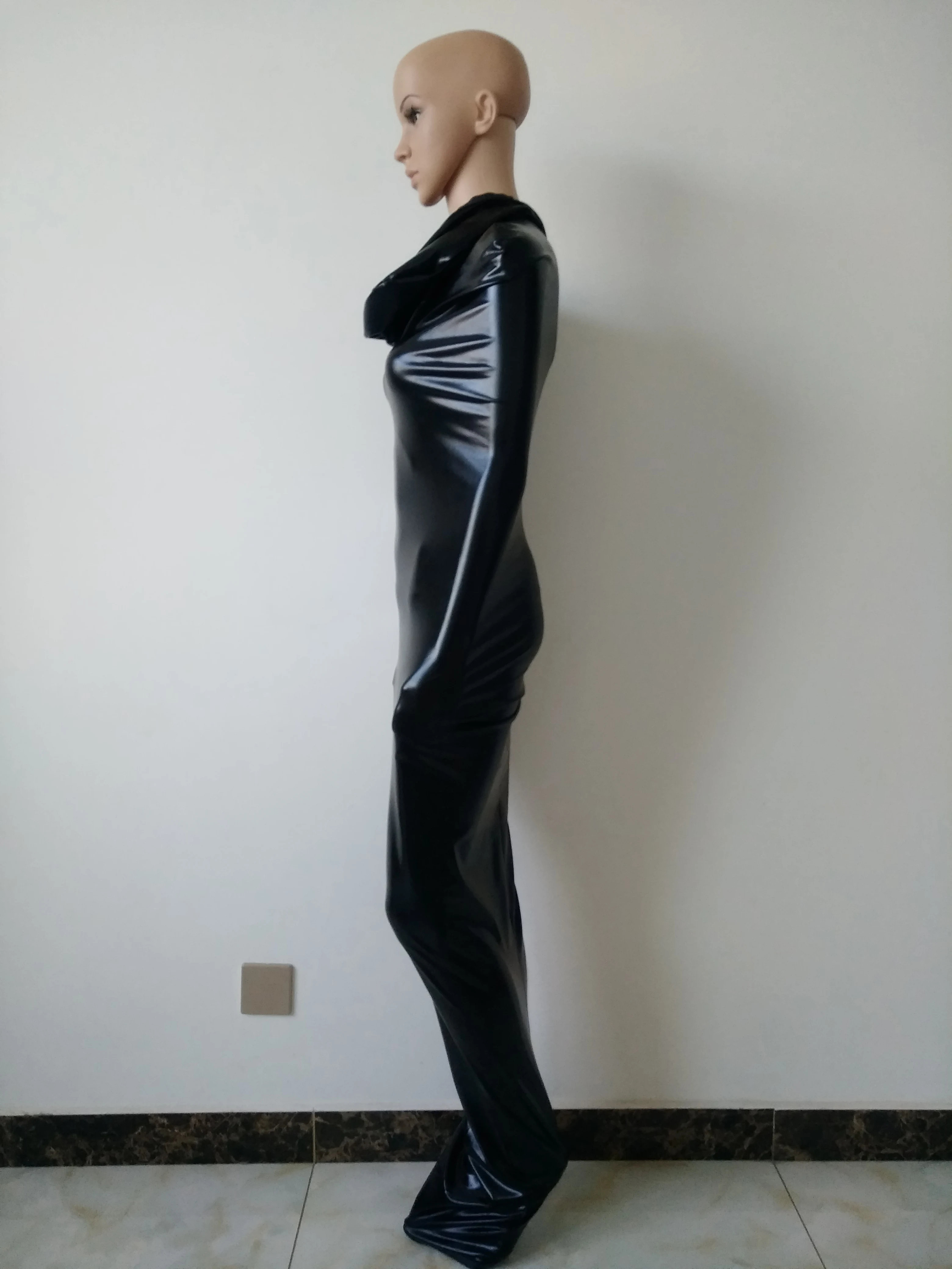 Vêtements de bondage noir sexy pour femmes, combinaisons Zentai IQUE dex métallique brillant imbibé, cosplay adulte avec chaussures ouvertes, yeux ovale ines