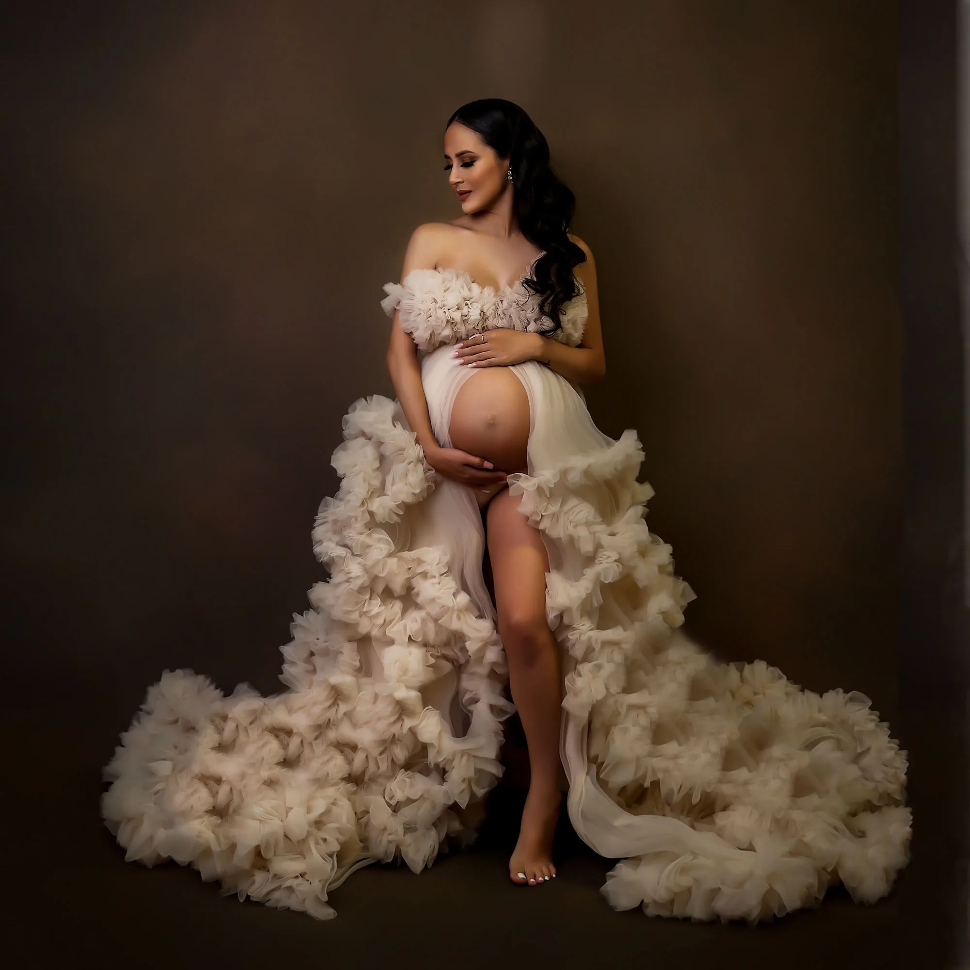 Off Shoulder V Neck Tulle A Line Pregnancy Dresses Long Beige Color Custom Puff Tiered Ruffles Maternity Gowns For Photo Shoot