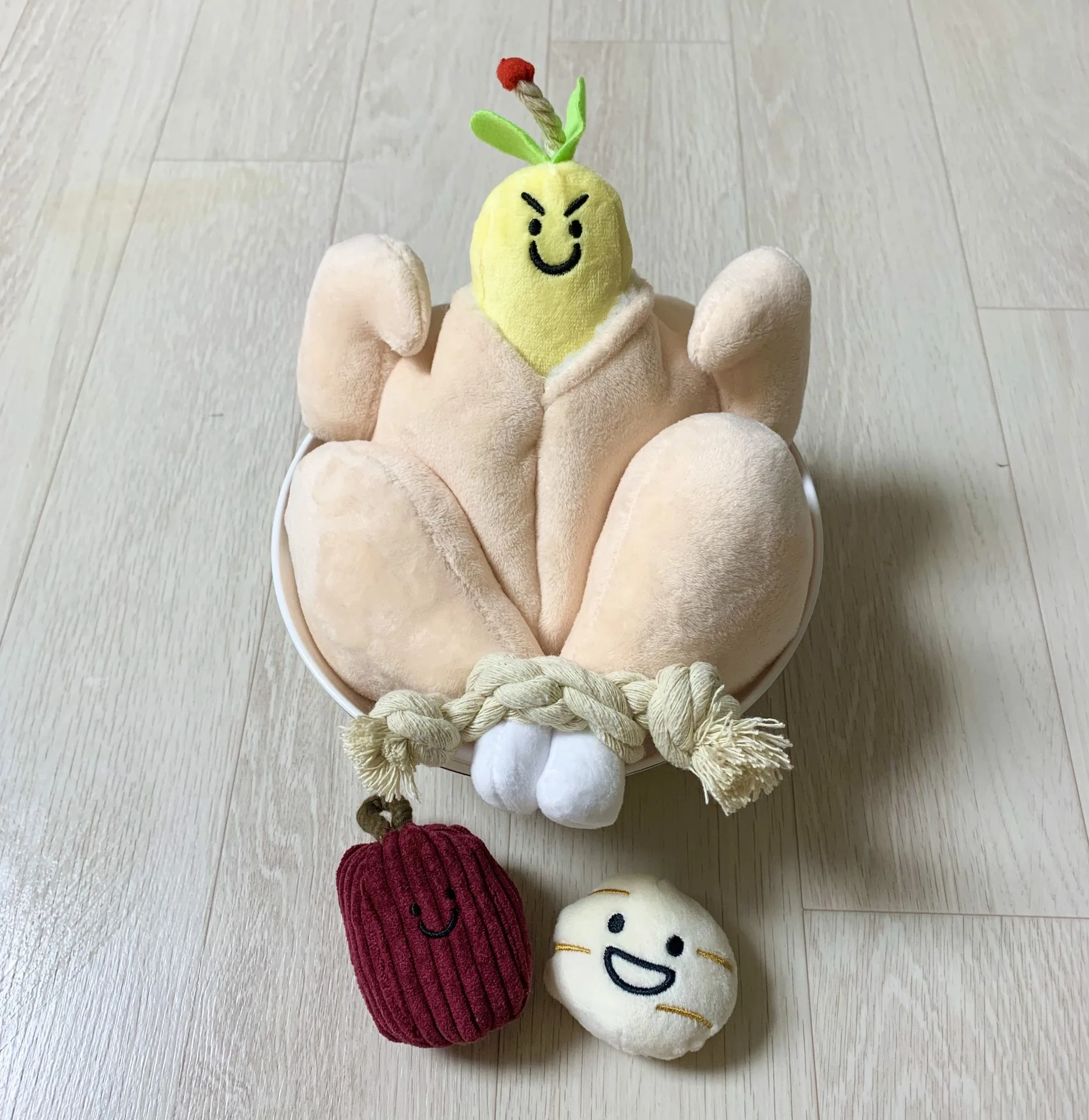 Ins Ginseng Chicken Soup Vocal Puzzle Dog Hidden Food Toy Consumes Physical Energy Pet Vocal and Sniff Toy Puppy Chew Toy