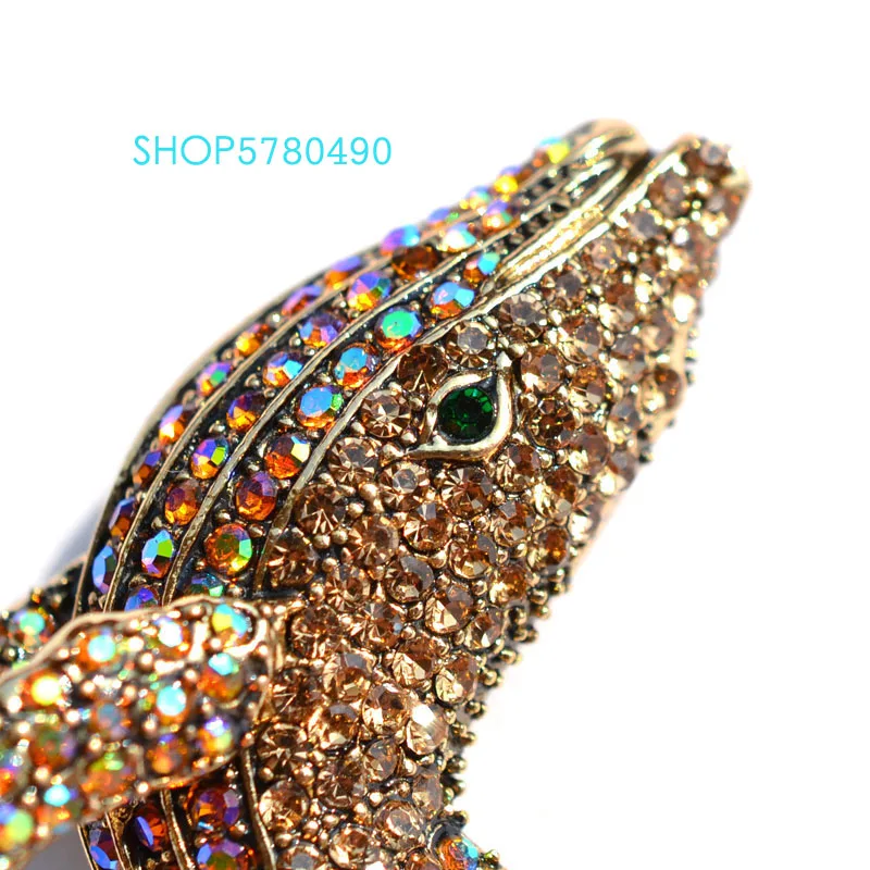 Fashion Jewelry New Whale Breast Pin Cute Brooch for Women Gold Color Rhinestone Ocean Style Brooch Pin Coat Garments Lady Gifts