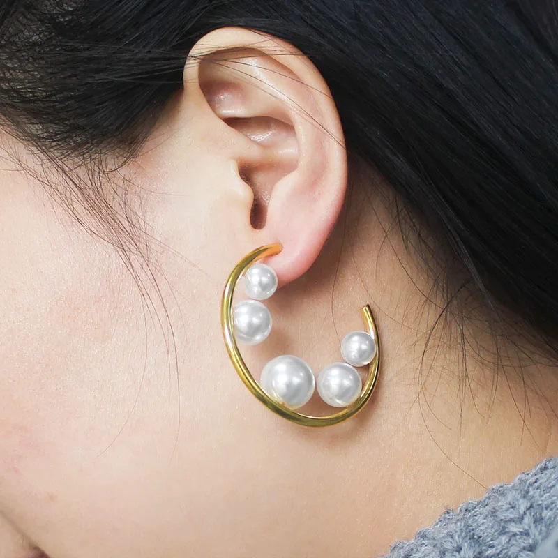 New Fashion Pearl Large Circle Statement Earrings for Women Studs Gold Color round Earring Party Jewelry Punk Collection