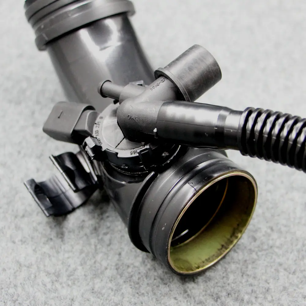 Apply to Passat B5 PASSAT 2.0 intake hose Air guide device Suction pipe Exhaust pipe 06B 133 354