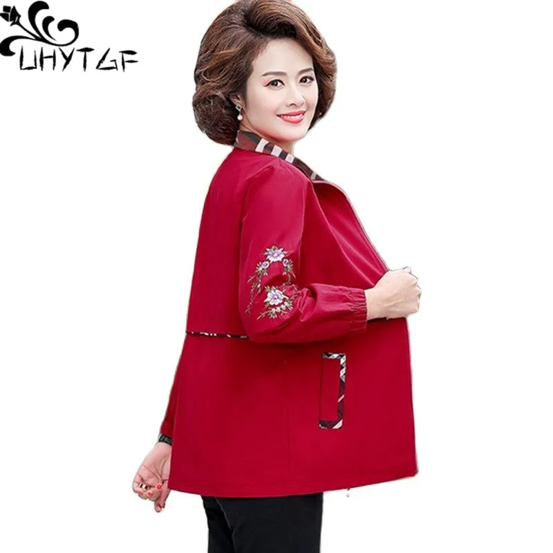 

UHYTGF Middle-Aged Elderly Spring Autumn Trench Coat Women's Embroidery Elegant Female Outerwear Loose Size Windbreaker Coat 17