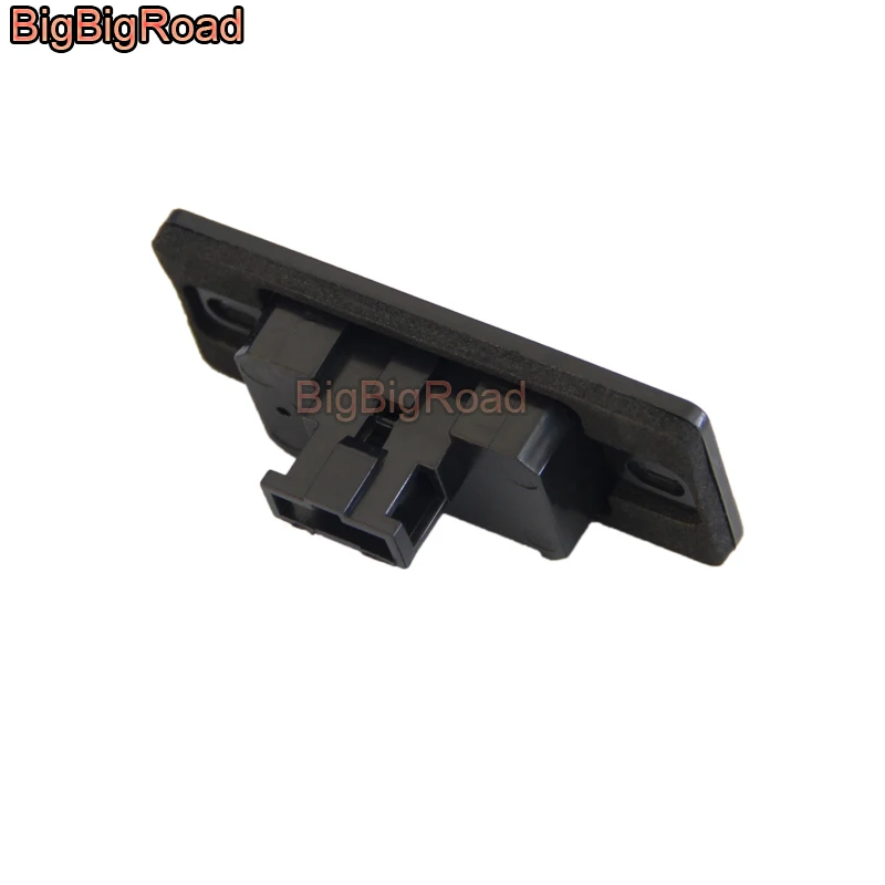 BigBigRoad Car License Plate Lights Number Frame Light For Volkswagen Passat B5 Variant Magotan Tiguan 2007~2014 - view 4