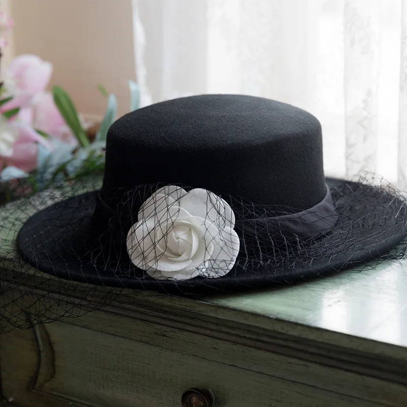 Women's Fedoras Black Flat Top Hat Hepburn Style Mesh Flower French Retro Small Top Hat For Elegant Wedding Accessories Hat 2021