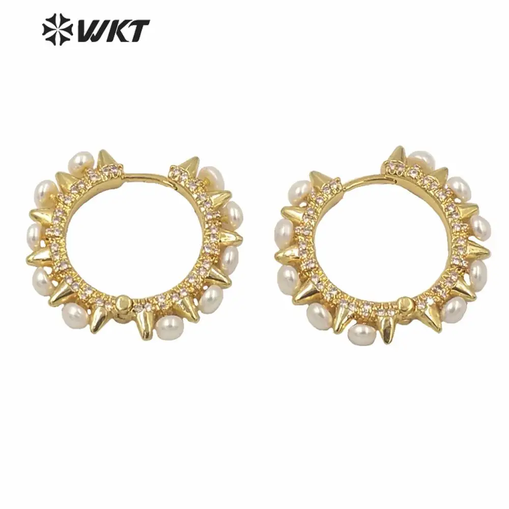 

WT-ME076 WKT Unique Hot Gold Electroplated Freshwater Clasp Earrings Fashion For Girl Trendy Punk ACC With Rivet