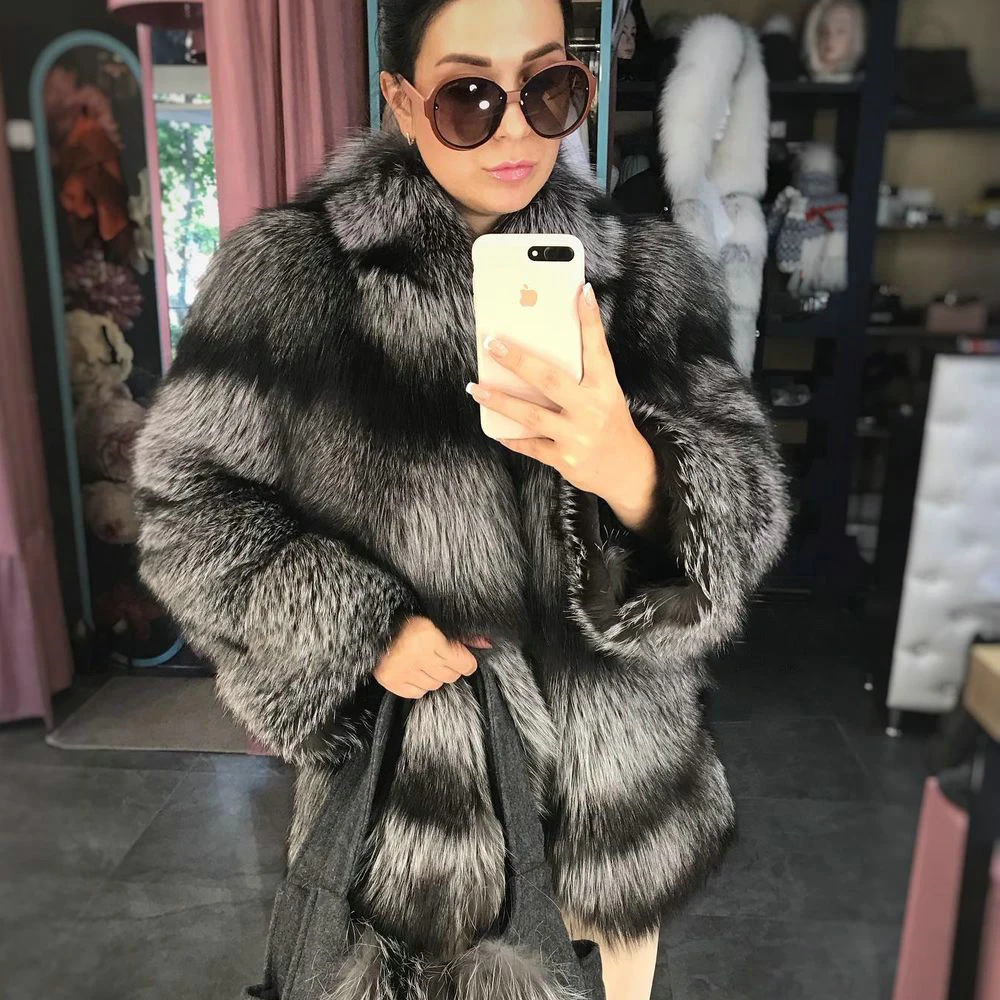 

Женская зимняя шуба средней длины из натурального Меха чернобурки с воротником-стойкой