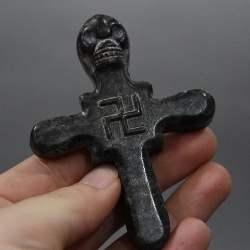 

China Hongshan Jade Culture Archaize Absorbable Magnetic Black Iron Meteorite Sculpture Skull Cross Statue