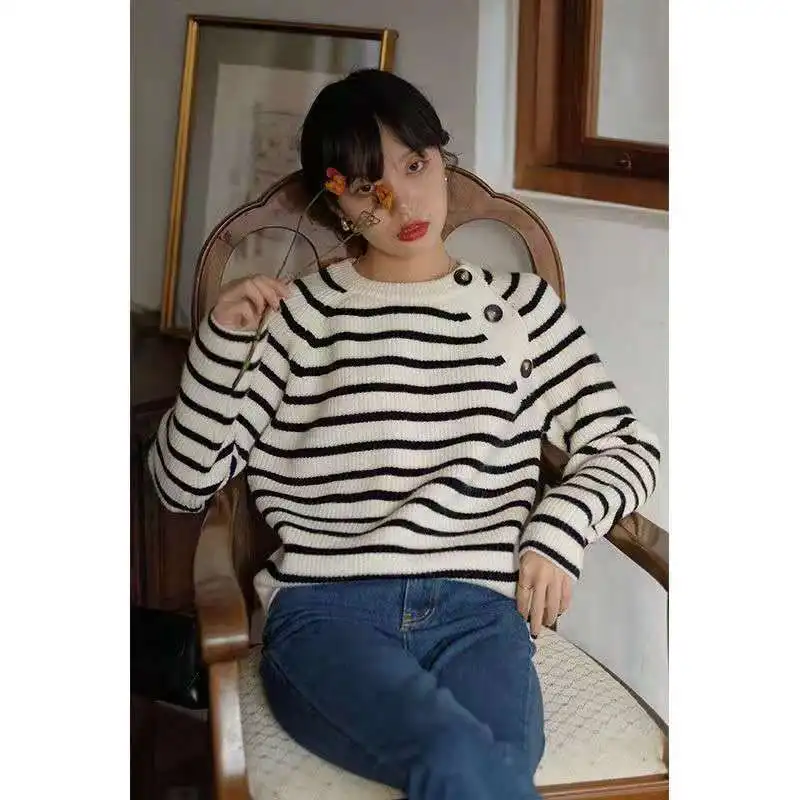 Thick warm female O-neck striped jumper sweater Winter return ring stamped knitted female vault athlete supervised jumper pulled