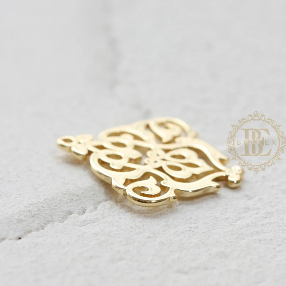 Solid Brass Geometry - Flower Charm - 20x20mm (4668C)