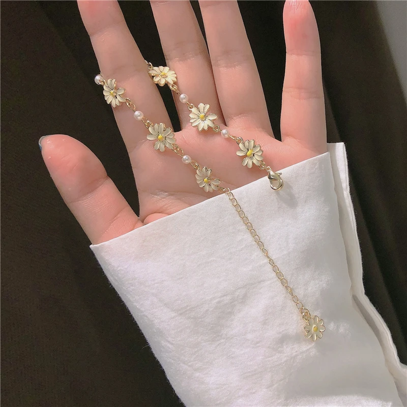 Kpop Cute Flower Bracelet Femme Colorful Daisy Pendant Leather Link Chain Bracelet For Women Temperament Jewelry