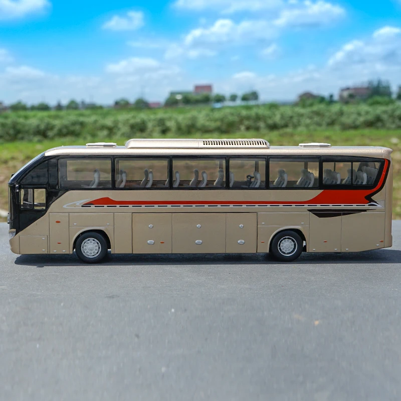 Original authorized authentic 1:36 Diecast Model for Foton AUV 6122 Travel Bus (with Lights) Alloy Toy Miniature for collections