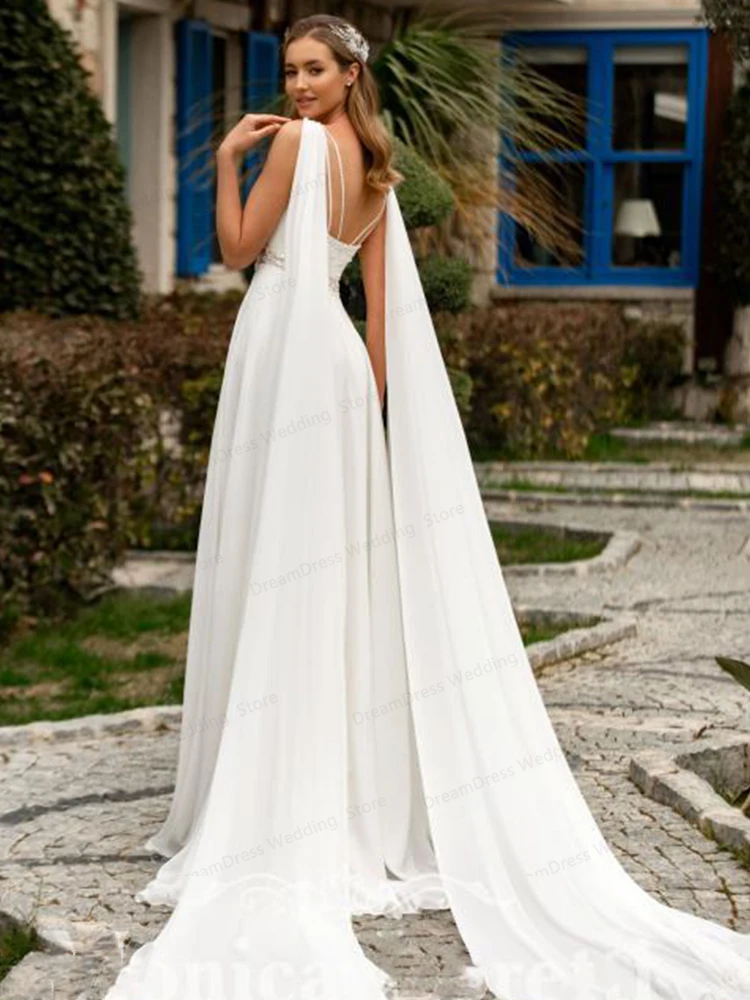 Robe de mariée en mousseline de soie à col en V profond pour femmes, robe Boho, ligne A avec cape, dos nu, longueur au sol, pas cher, fait sur mesure, simple