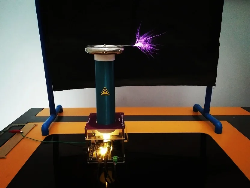 Tesla Coil Desktop Level Integrated Solid State Music