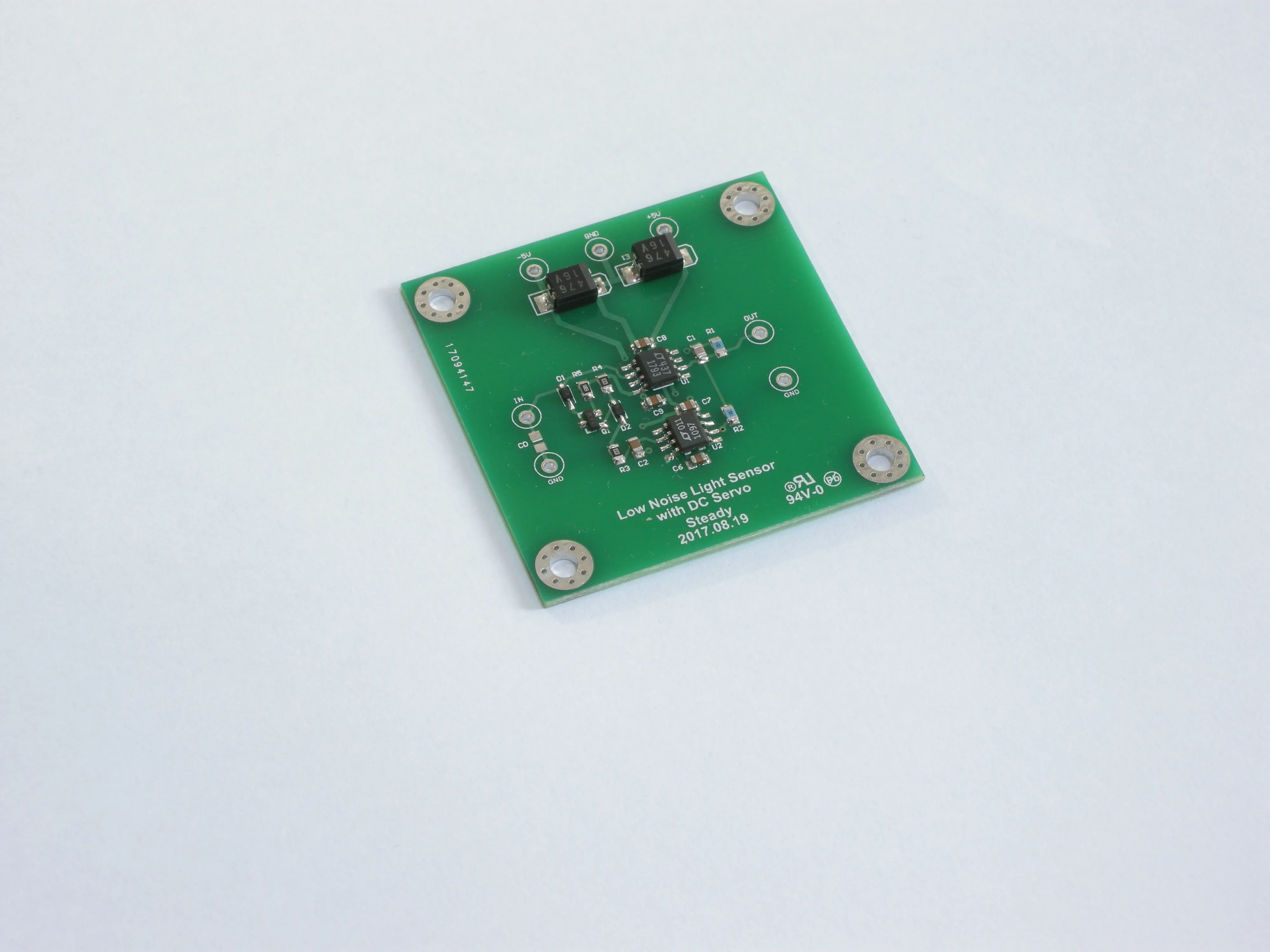 Low Noise Photodiode Amplifier Circuit for Precision Optical Analysis Instruments