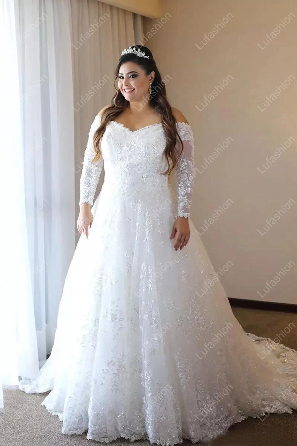 Personalizado mangas compridas rendas plus size beaed apliques fora do ombro trem varredura tulled uma linha qua vestidos de noiva vestido