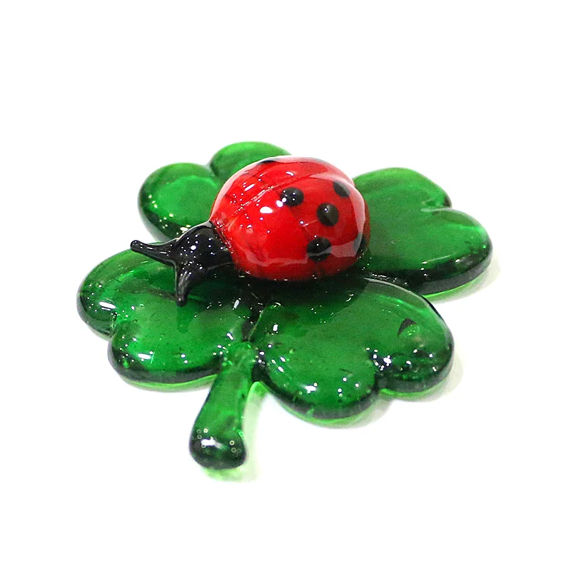 Custom Wholesale Handmade Glass Lucky Leaf Ornament With Cute Ladybug Mini Figurine Fairy Garden Home Decor Supplies Accessories