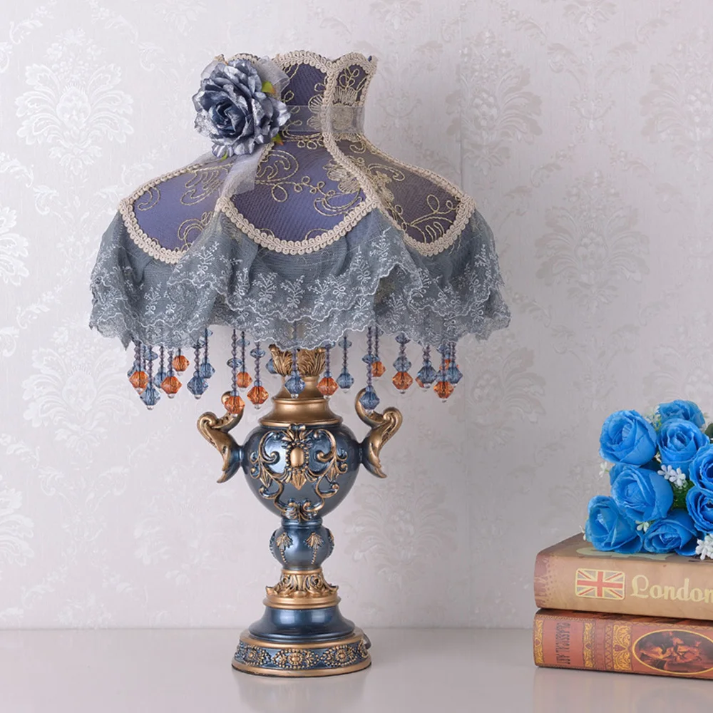 

European Resin Princess Petal Lamp Romantic Table Lamp Desktop Decoration Lamp Bedroom Bedside Lamp Luxury Warm Simple Modern