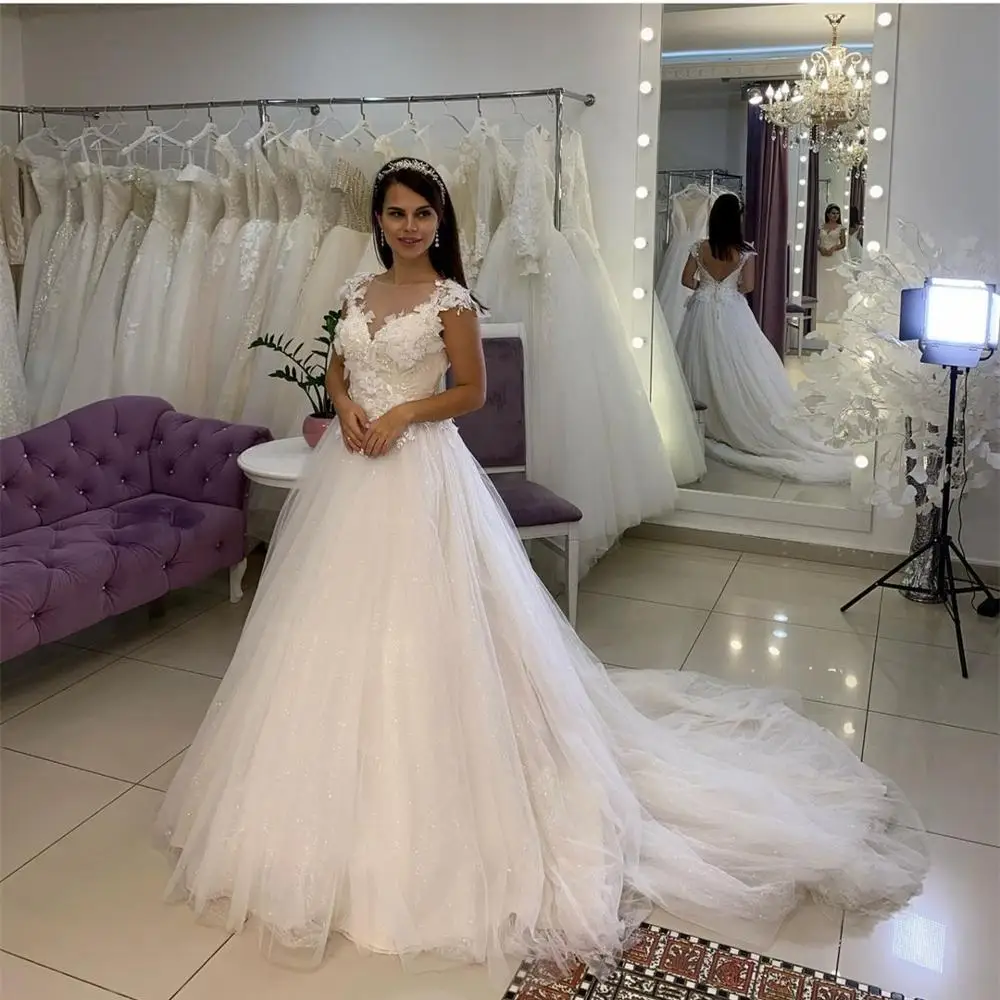 

Elegant Wedding Dress Luxury Lace Appliques Spaghetti Strap Tulle Sweep Train For Women Bridal Gown Robe De Mariee Floor Length