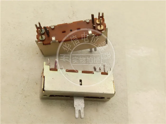 

Оригинальный новый 100% двойной прямой скользящий потенциометр 3,5 см B20K, длина ручки 10 мм со средней точкой (ПЕРЕКЛЮЧАТЕЛЬ)