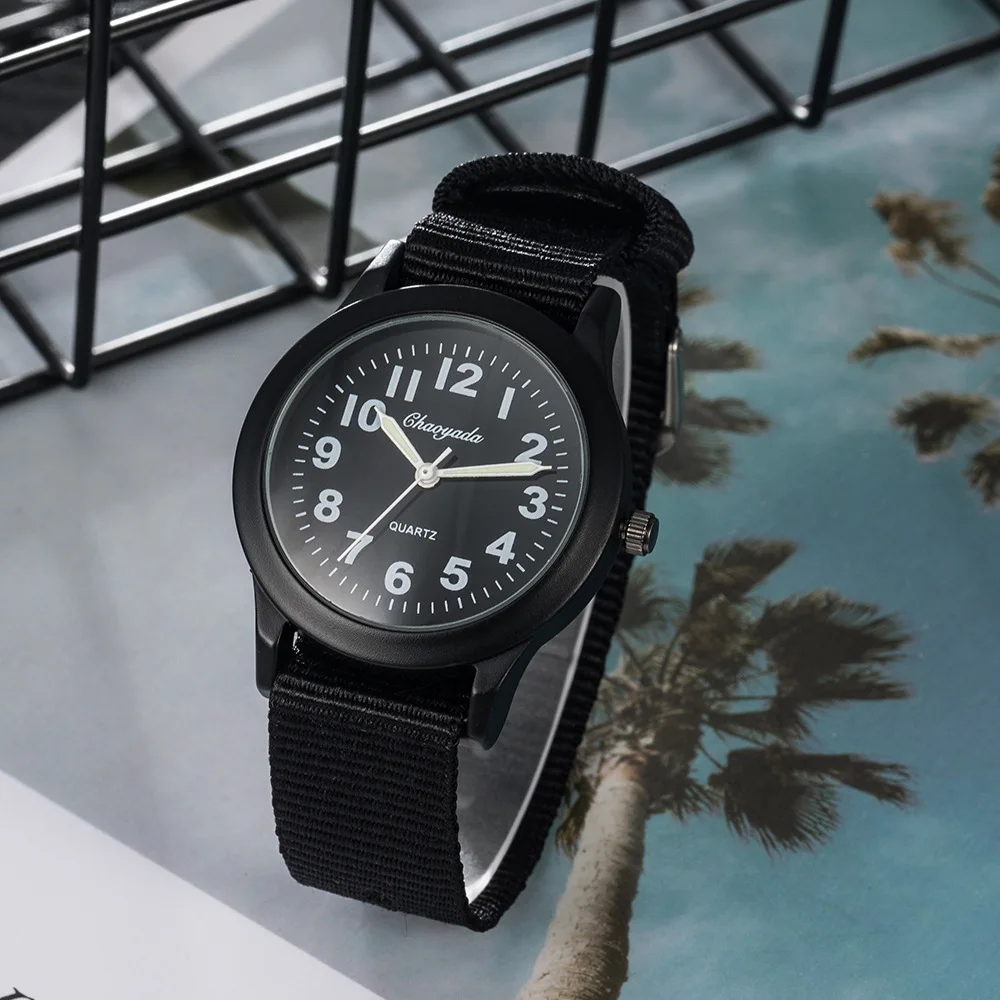 Variant: Black N black strap
