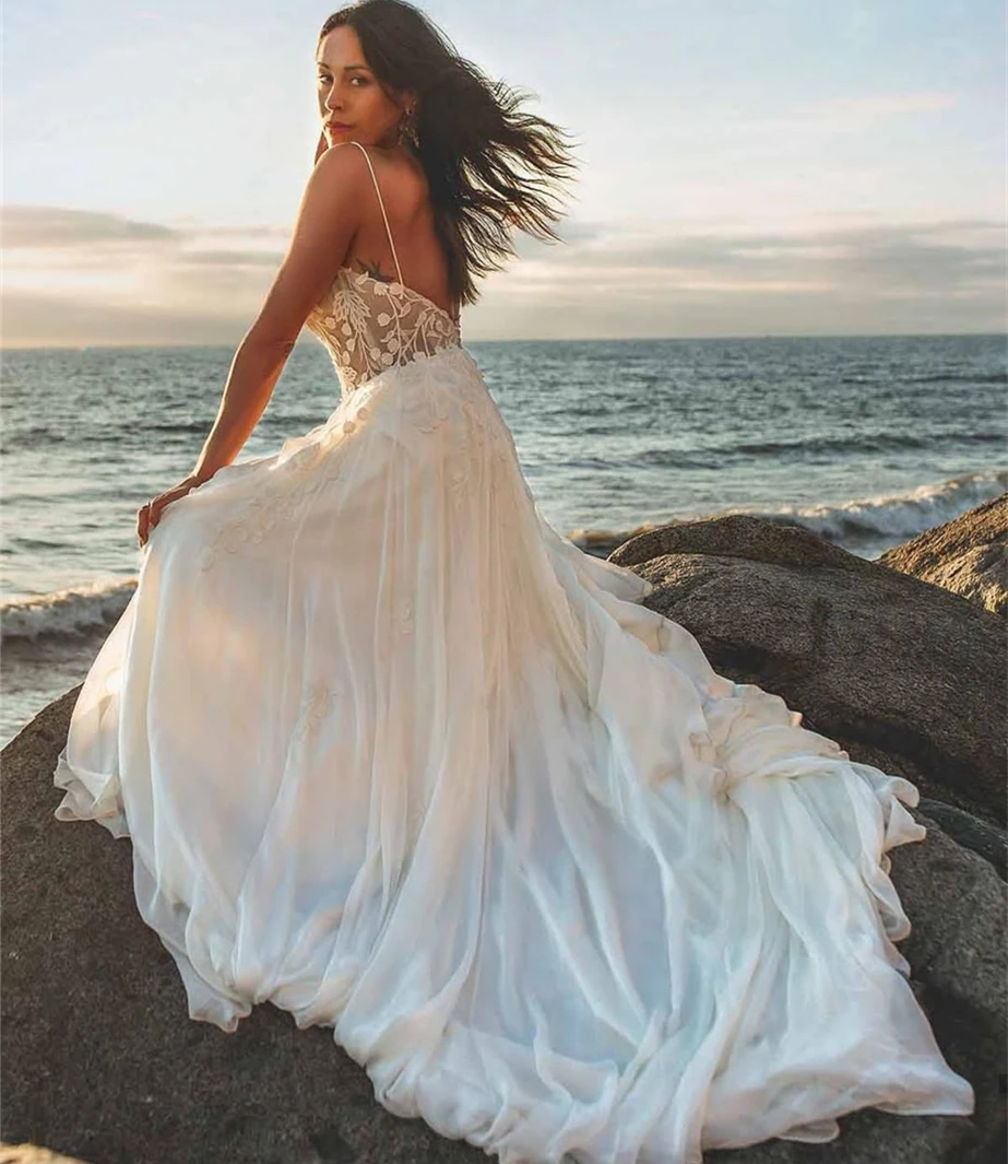 Elegante vestido de casamento de praia a linha cintas de espaguete chiffon rendas apliques sem costas varredura trem vestido de noiva vestidos de noite