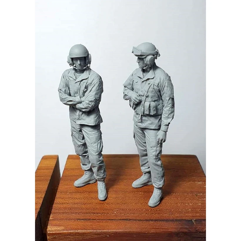 Resin Figure 1/35 modern crew include 2 man  Model Unassambled Unpainted  Figure Building Kit