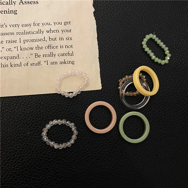 Neue koreanische ästhetische bunte Harz-Acryl-Ringe im Set für Damen – geometrische runde Ringe, temperamentvoller, vielseitiger Schmuck als Geschenk – Detail 18