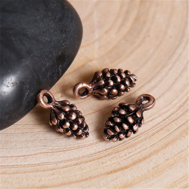 Zinc Based Alloy 3D Acorn Charms For Jewelry Making Antique Gold Color Nut Pendant DIY Findings 17mm x 11mm( 3/8\