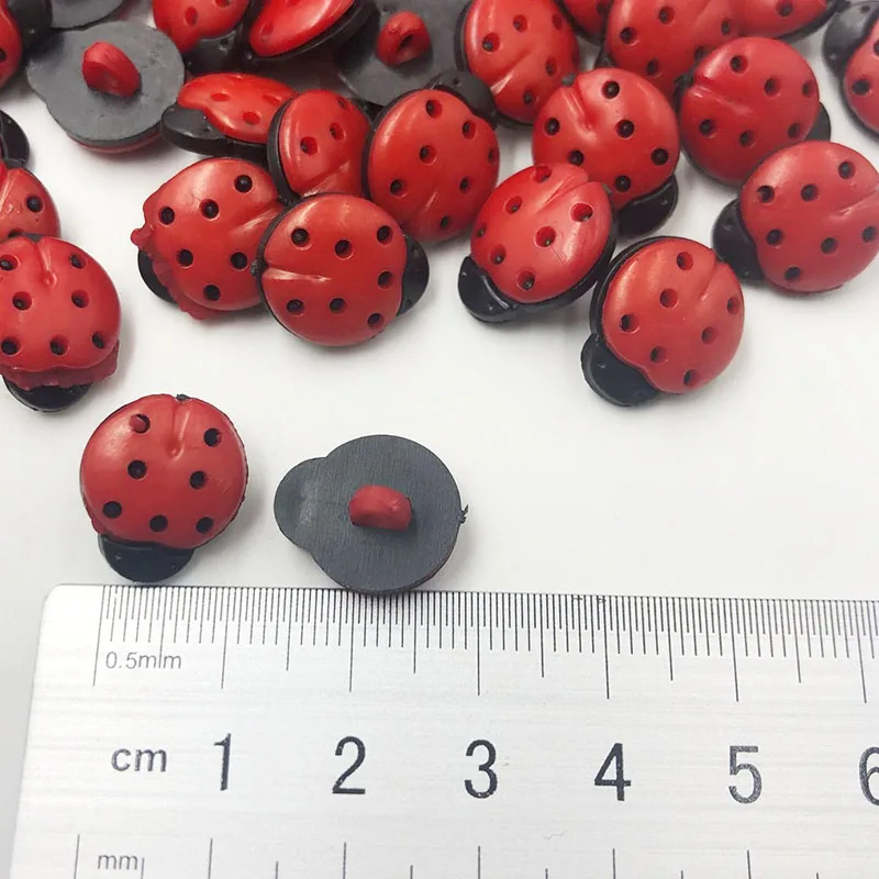 50PCS 16MM Red Dyed Plastic Ladybird Decorative Buttons Sewing Scrapbooking Craft PT64