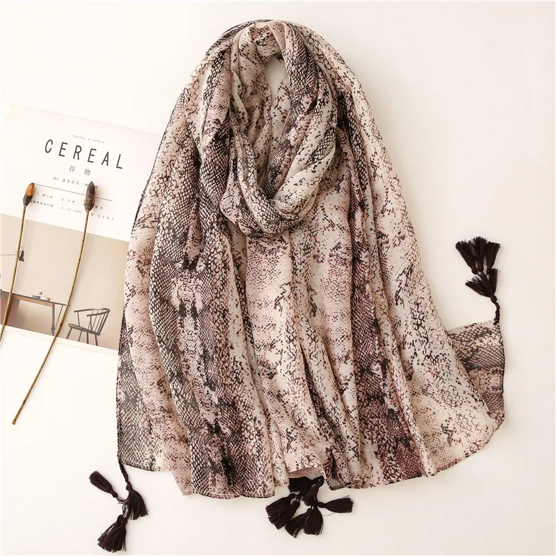 

Women Viscose Hijab Scarf Soft Warm Snakeskin pattern Large Shawl Female Neckwear Tassel Design Scarves