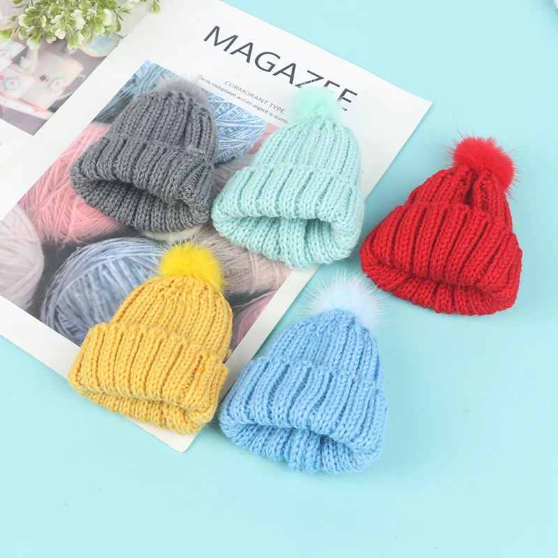 1/6 Fashion Miniature Dollhouse Knitted Beanie Hat Cap With Hairball Doll House Decoration Dolls Accessory 10cm*11cm