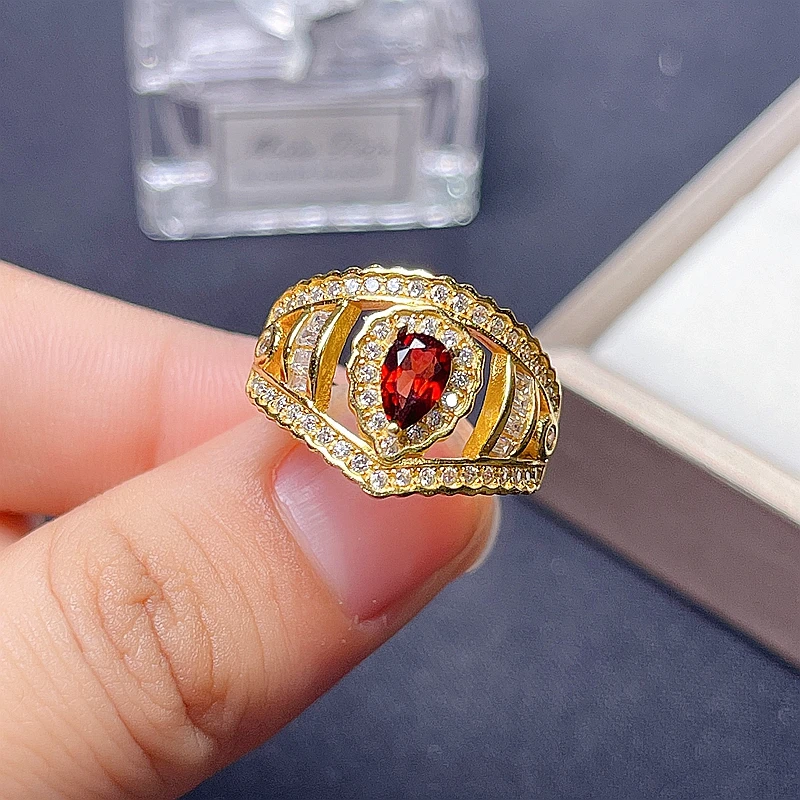 

Natural Garnet Ring New shopkeeper recommends beautiful gift for women